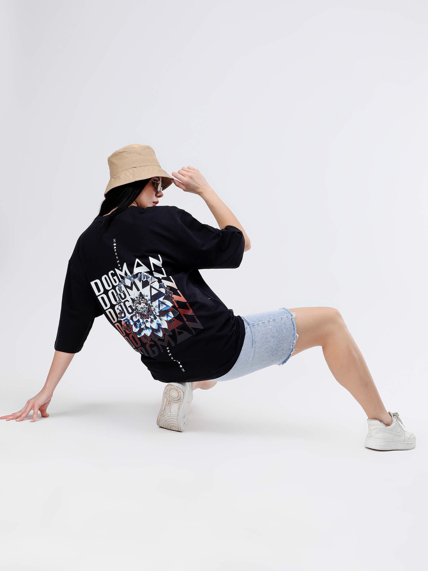 BLOOM SERIES(B01)-BLACK OVERSIZED UNISEX TSHIRT