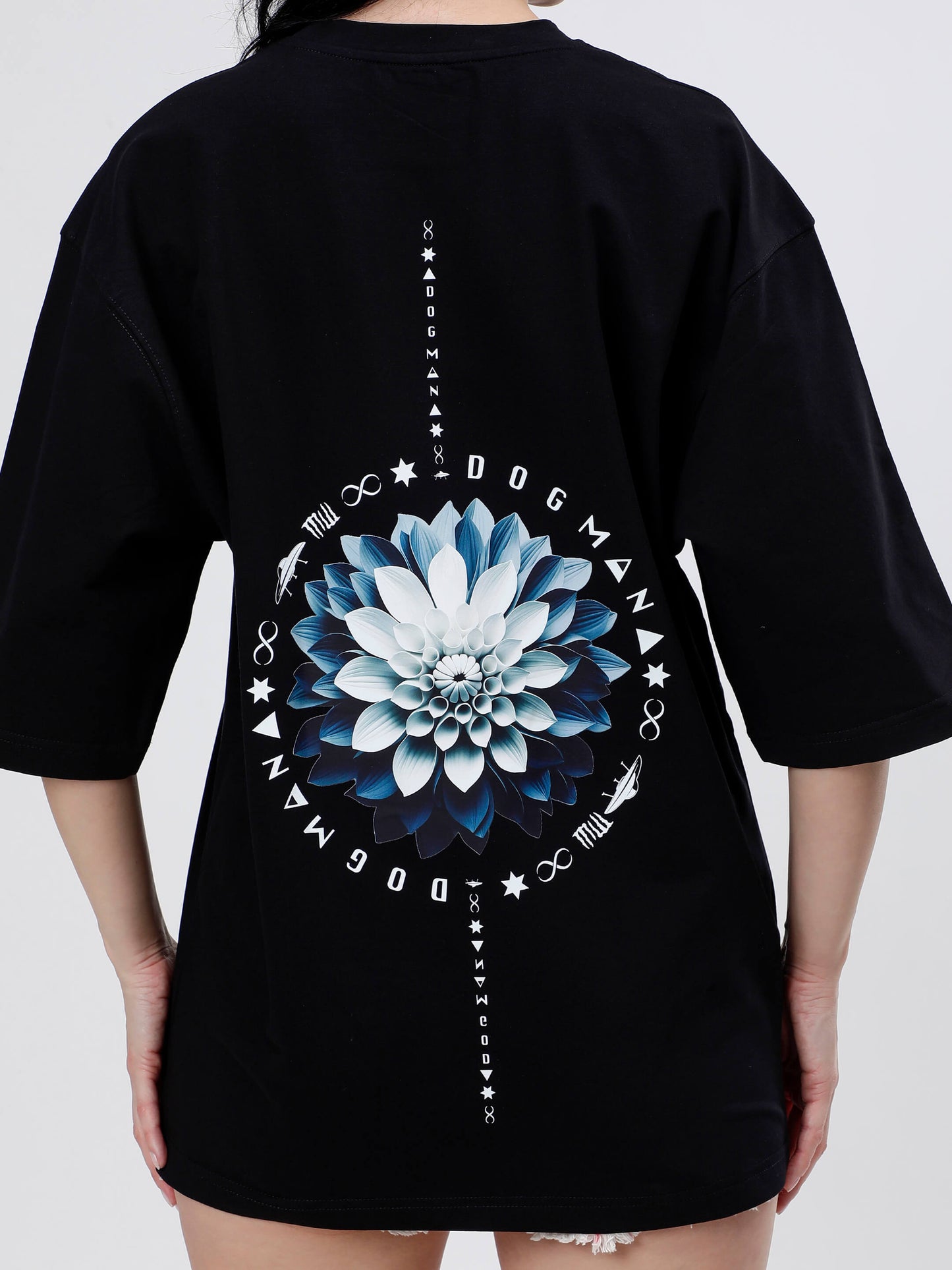 BLOOM SERIES(B02)-BLACK OVERSIZED UNISEX TSHIRT