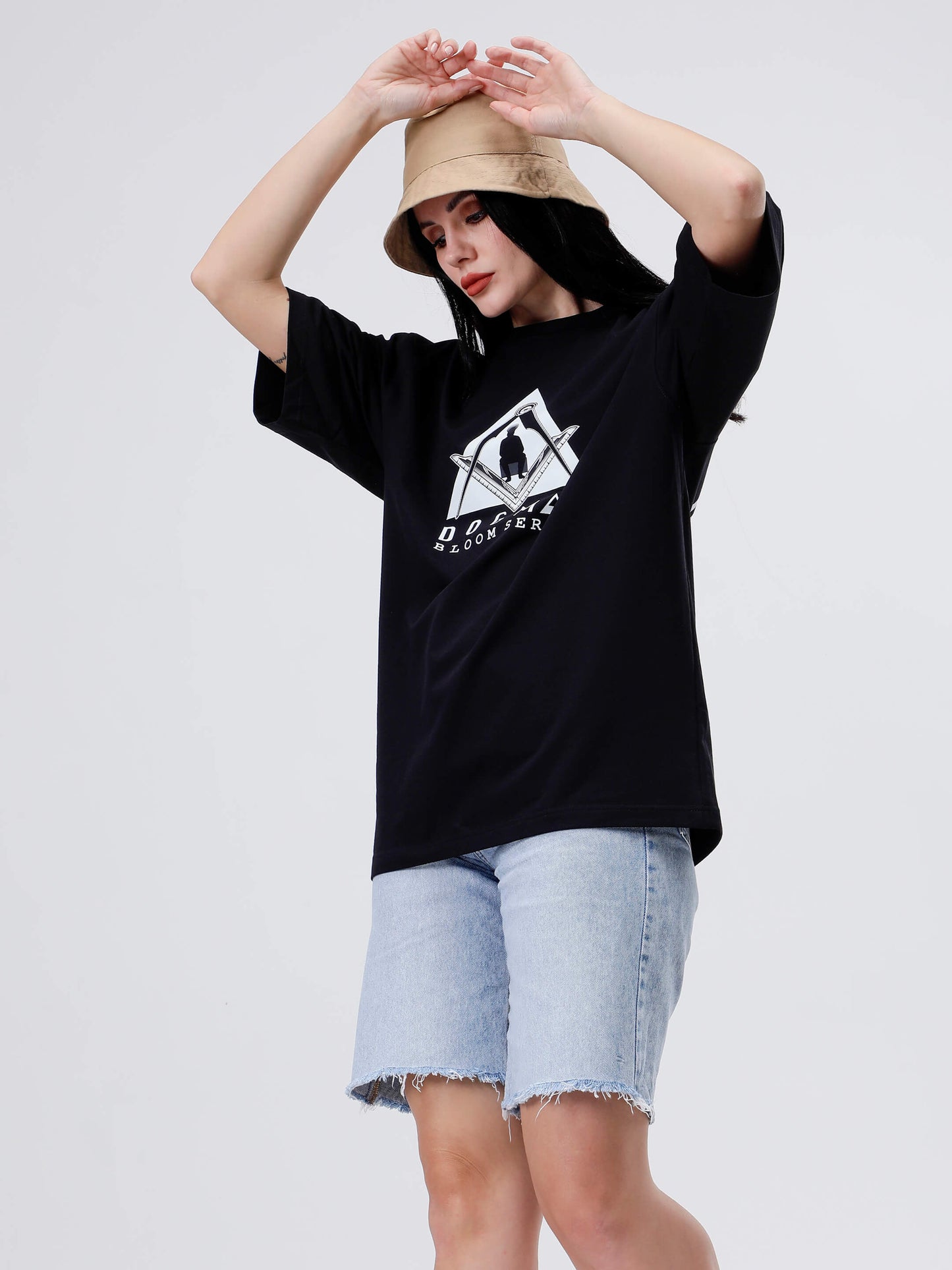 BLOOM SERIES(B01)-BLACK OVERSIZED UNISEX TSHIRT